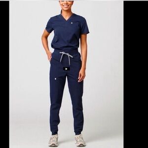 Fabletics Tall Scrub Set